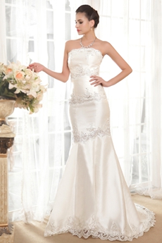 Modest Strapless Satin Mermaid Wedding Dress With Appliques 
