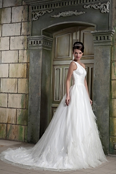 Stunning One Shoulder White Tulle Princess Wedding Dress Woth Feather   