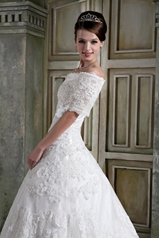 Unique Off The Shoulder Short Sleeves Winter Lace Wedding Gown 