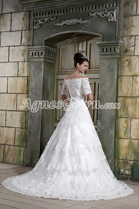 Unique Off The Shoulder Short Sleeves Winter Lace Wedding Gown 