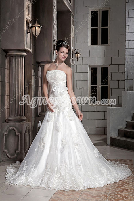 Breathtaking Strapless A-line Lace Wedding Dress With 3d Flowers 