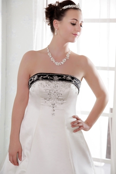 Gothic Strapless White & Black Wedding Dress With Embroidery   