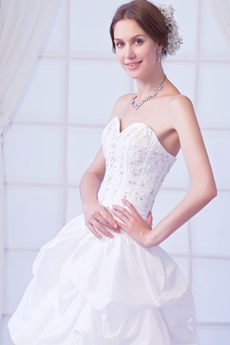 Dazzling Sweetheart Taffeta Embroidery Rosette Wedding Dress 2016