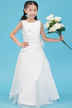 Scoop Neckline A-line Satin Mini Wedding Gown 