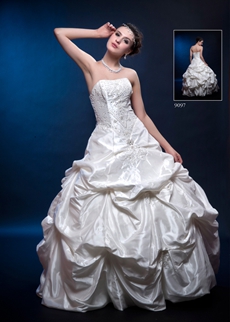 Classy Strapless Ivory Taffeta Ball Gown Quinceanera Dress With Exquisite Beads  
