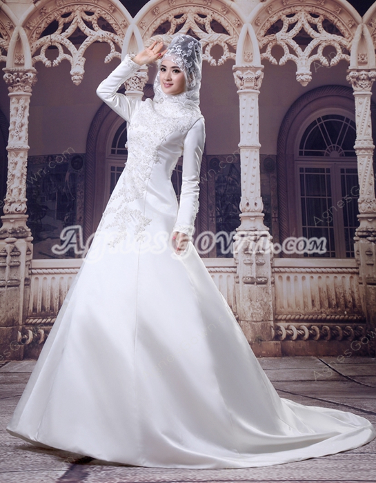 Traditional Full Sleeves Satin Muslim Wedding Gown With Appliques 