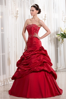 Latest Dipped Neckline A-line Floor Length Red Quinceanera Dresses Dropped Waist 