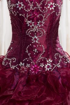 Gothic Strapless Neckline Ball Gown Full Length Burgundy Organza Quinceanera Dresses With Folded Skirt 
