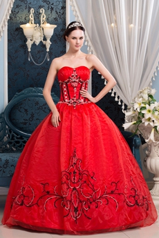 Gothic Shallow Sweetheart Ball Gown Organza Red Quinceanera Dress With Black Appliques 