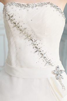Pretty Strapless Neckline Ball Gown White Tulle Bridal Dress  