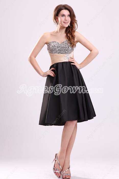 Gorgeous Sweetheart Knee Length Black Homecoming Dress With Rhinestones 