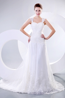 Charming Straps A-line Tulle Wedding Dress With Lace 