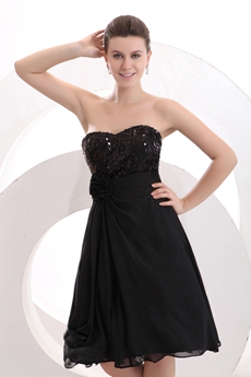 Chic Sweetheart A-line Knee Length Black Graduation Dress With Sequins 