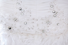 Luxurious Strapless Trumpet/Mermaid Floral Wedding Dress 
