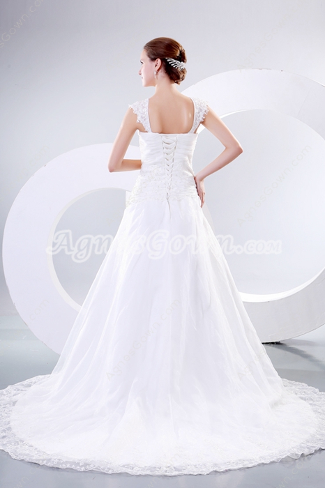 Charming Straps A-line Tulle Wedding Dress With Lace 
