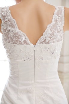 Stunning Plunge Neckline Celebrity Wedding Dresses 