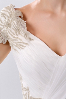 Extraordinary V-Neckline Ball Gown Wedding Dress Corset Back 