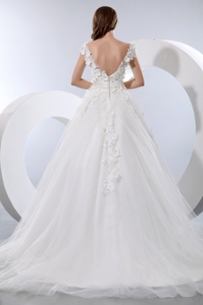 V-Neckline Princess Wedding Dress With Appliques 
