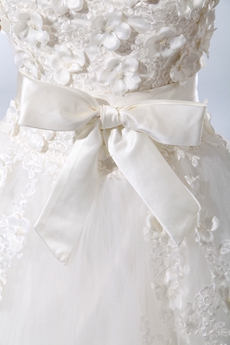 V-Neckline Princess Wedding Dress With Appliques 