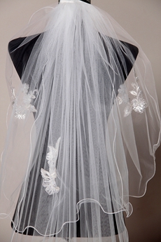 Stunning 2 Layers Wedding Veil With Lace Appliques 