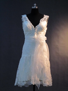 Cute Deep V-Neckline Beach Lace Short Wedding Dress