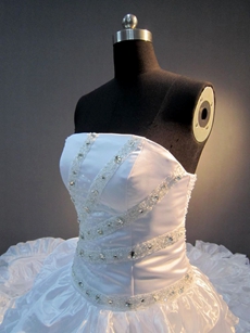 Luxurious Strapless Celebrity Wedding Dresses With Royal Train 