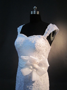 Dazzling Antique Lace Wedding Dresses