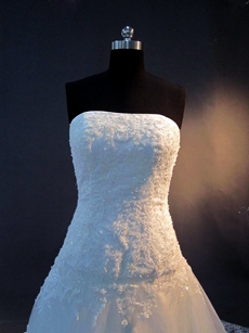 Fantastic Strapless A-line Lace Wedding Dresses