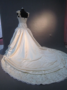 Luxury Satin Floral Princess Wedding Dresses With Lace Appliques 