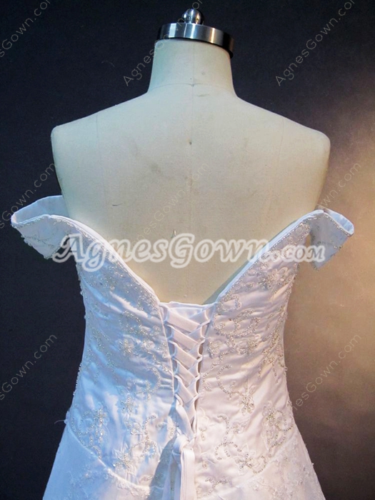 Dramatic Off Shoulder Lace Bridal Dresses Lace Up Back 