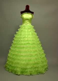 Elegant Emerale Green Princess Quinceanera Dresses With Ruffles  