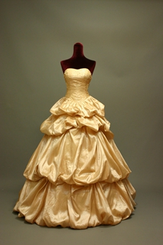 Lovely Taffeta Sweetheart Champagne Quinceanera Dresses With Beadings 
