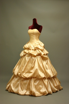 Lovely Taffeta Sweetheart Champagne Quinceanera Dresses With Beadings 
