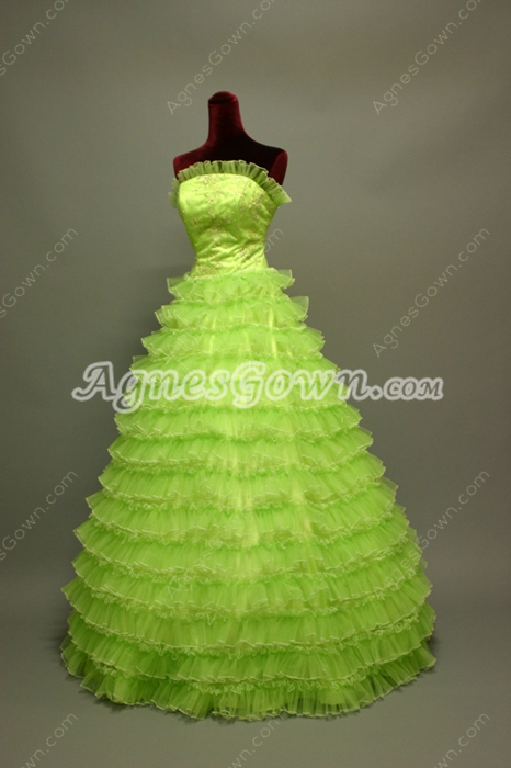 Elegant Emerale Green Princess Quinceanera Dresses With Ruffles  