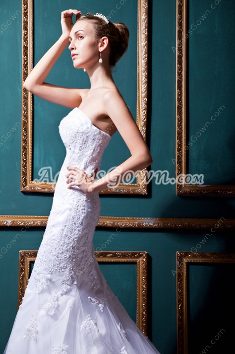 Classy Strapless Mermaid/Fishtail Lace Wedding Dress With Beads 