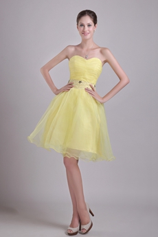 Lovely Knee Length Yellow Organza Sweet 16 Dress 