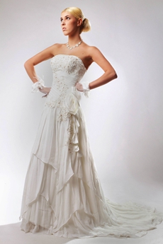 Delicate A-line Chiffon Destination Wedding Dress 