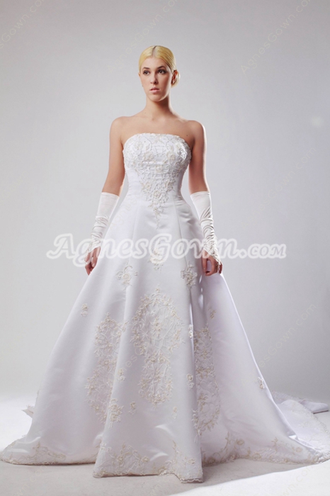 Classy A-line Strapless Wedding Dress With Lace Appliques 