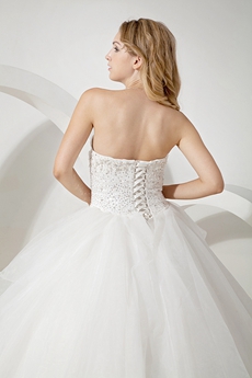 Classy Dipped Neckline Ball Gown Wedding Dress With Great Handworks 