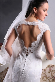 Keyhole Back Short Sleeve Lace Wedding Dress With Buttons 