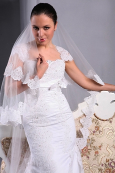 Keyhole Back Short Sleeve Lace Wedding Dress With Buttons 