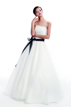 Impressive White Tulle Bridal Dress With Black Sash 