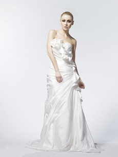 Sweetheart A-line Taffeta Wedding Dress With Frills 