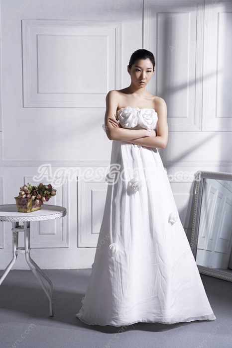 Delicate Noble Wedding Dress With Handmade Flowers 