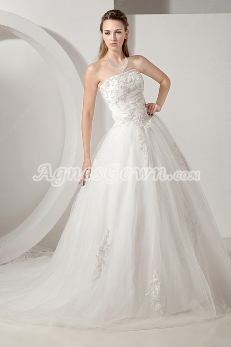 Romantic Tulle Strapless Ball Gown Wedding Dresses