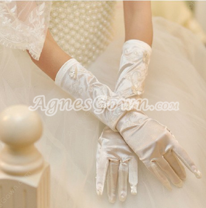 Fingertips Ivory Bridal Gloves With 3d Flowers