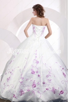 Exquisite White Ball Gown Organza Quince Dress With Regency Embroidery